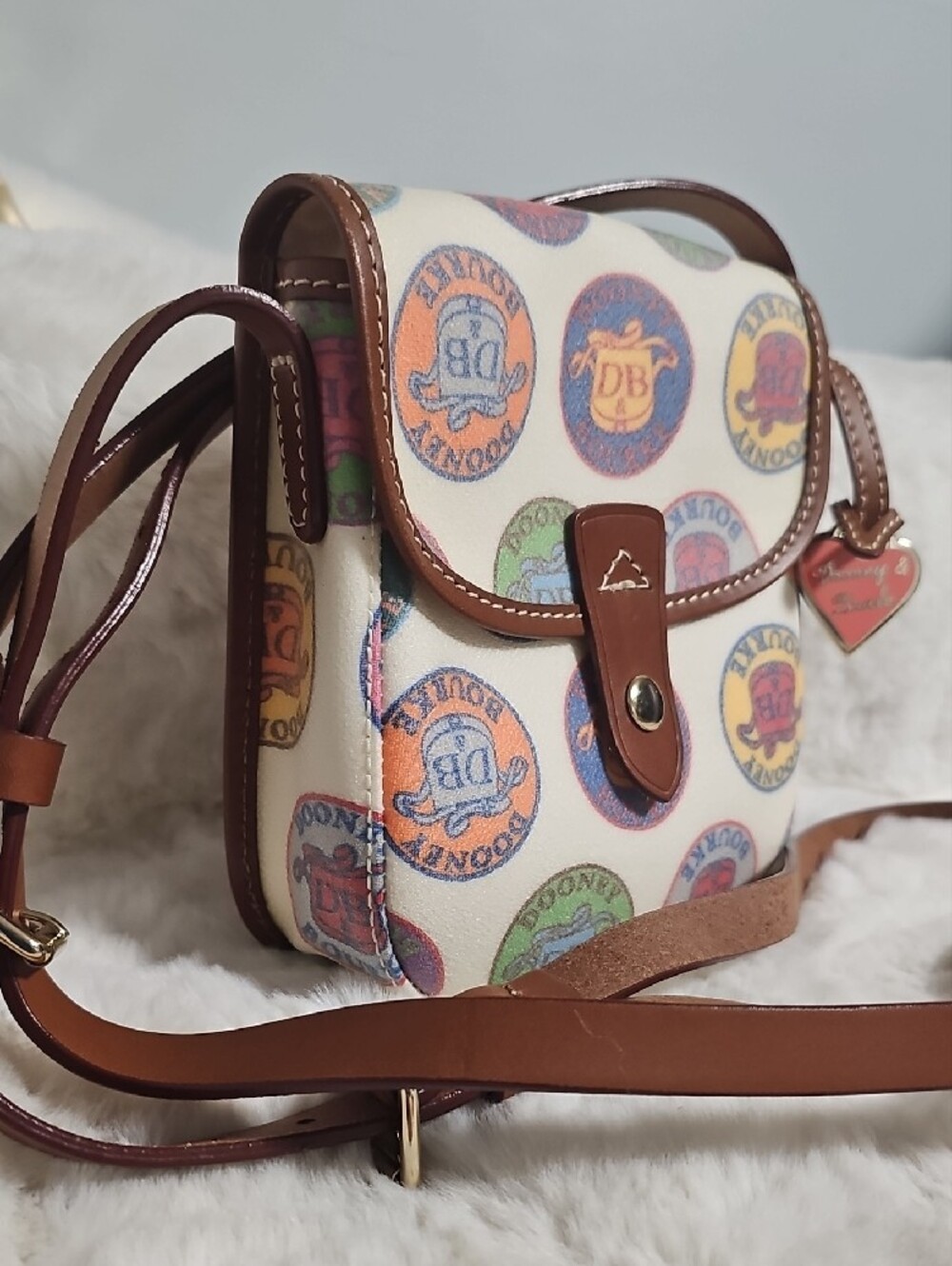 NWOT! Dooney & Bourke North South Crossbody - Picture 7 of 13